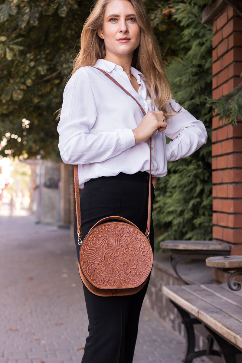 Brown Round Leather Purse